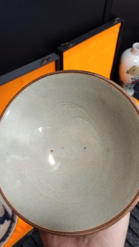 古玩陶瓷影青刻花碗真品鑒賞圖