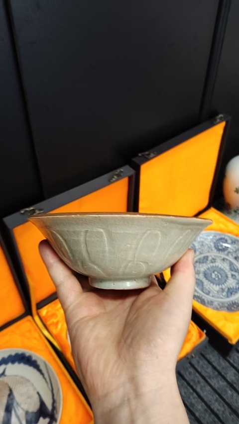 古玩陶瓷影青刻花碗真品鑒賞圖