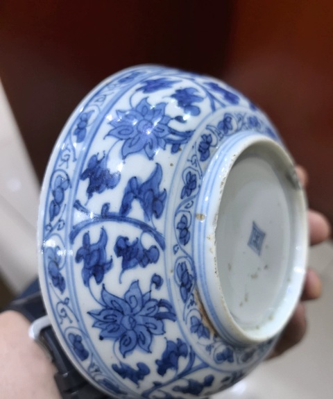 古玩陶瓷青花纏枝花卉紋盤真品鑒賞圖