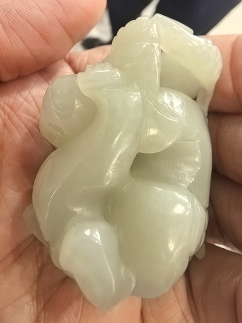 古玩玉器童子圓雕件真品鑒賞圖