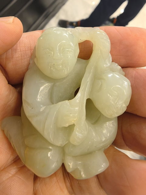 古玩玉器童子圓雕件真品鑒賞圖