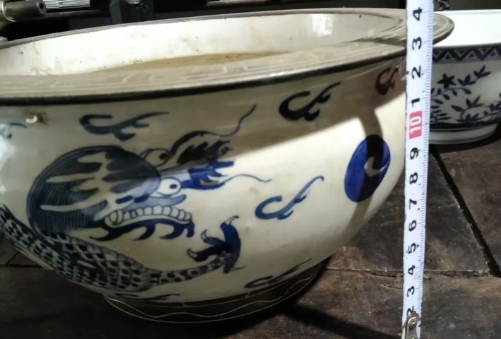 古玩陶瓷青花雙龍戲珠紋爐真品鑒賞圖