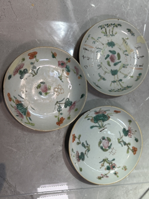 古玩陶瓷粉彩四季花卉紋盤真品鑒賞圖