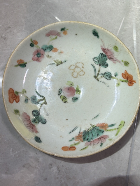 古玩陶瓷粉彩四季花卉紋盤真品鑒賞圖
