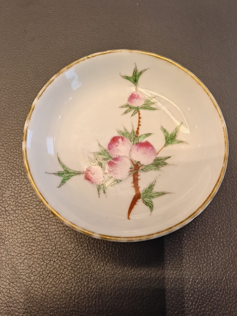 古玩陶瓷粉彩桃紋盤真品鑒賞圖