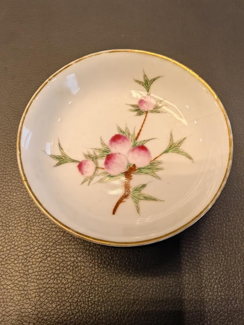 古玩陶瓷粉彩桃紋小筆添真品鑒賞圖