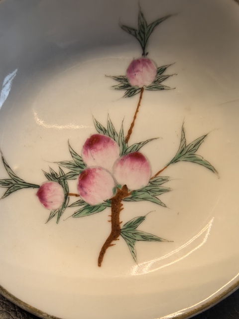 古玩陶瓷粉彩桃紋小筆添真品鑒賞圖
