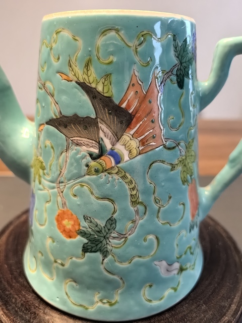 古玩陶瓷松石綠粉彩瓜瓞綿綿圖茶壺真品鑒賞圖