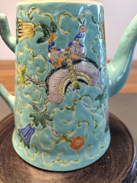 古玩陶瓷松石綠粉彩瓜瓞綿綿圖茶壺真品鑒賞圖