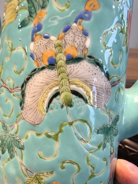 古玩陶瓷松石綠粉彩瓜瓞綿綿圖茶壺真品鑒賞圖