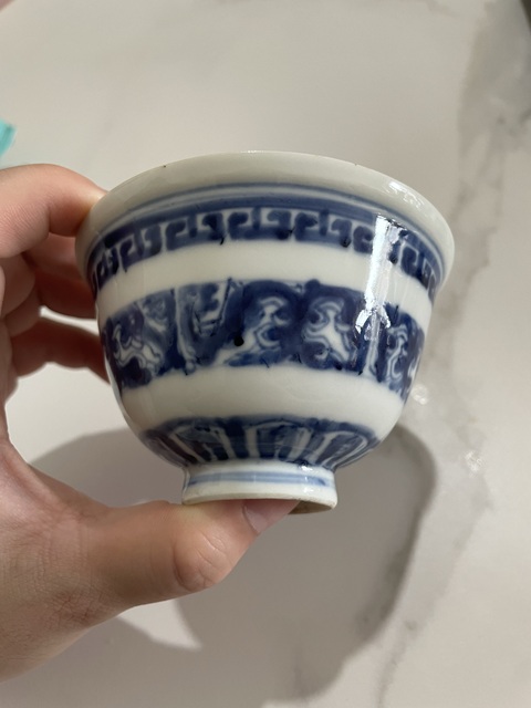 古玩陶瓷青花夔龍紋蓋碗真品鑒賞圖