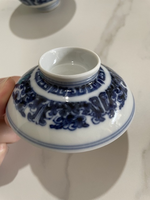 古玩陶瓷青花夔龍紋蓋碗真品鑒賞圖