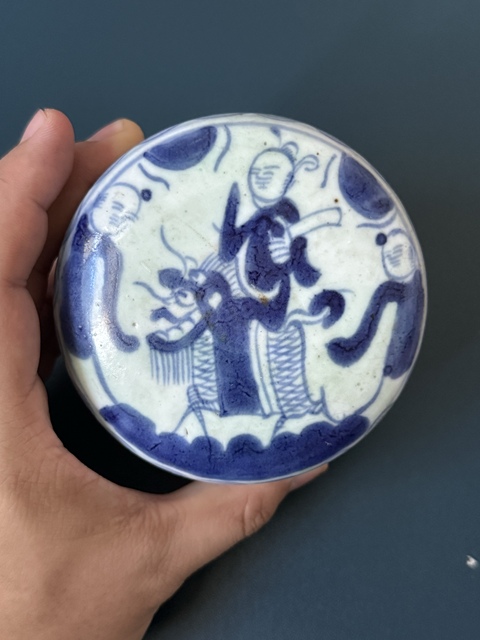 古玩陶瓷麒麟送子青花蓋盒真品鑒賞圖