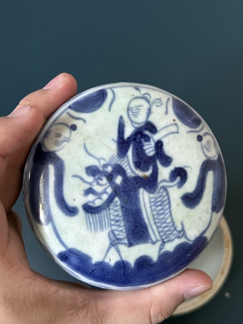 古玩陶瓷麒麟送子青花蓋盒真品鑒賞圖