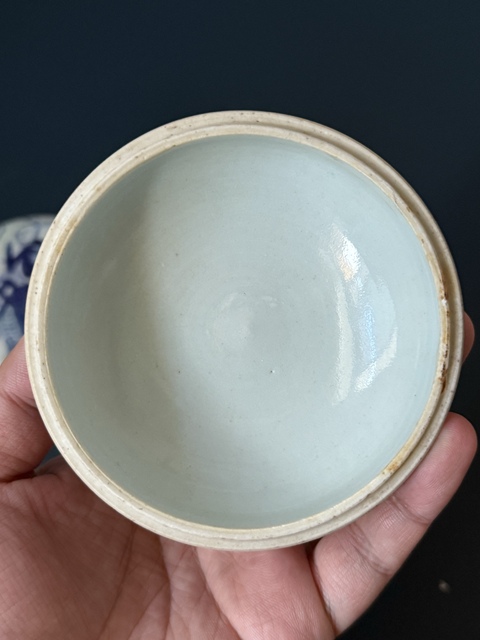古玩陶瓷麒麟送子青花蓋盒真品鑒賞圖