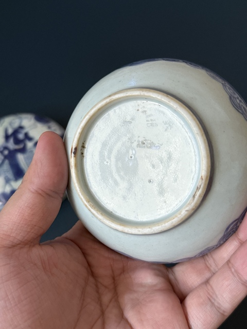 古玩陶瓷麒麟送子青花蓋盒真品鑒賞圖