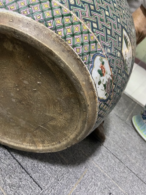 古玩陶瓷五彩開窗荷塘鴛鴦紋大缸真品鑒賞圖