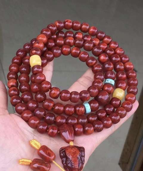 古玩玉器天然南紅珠串真品鑒賞圖
