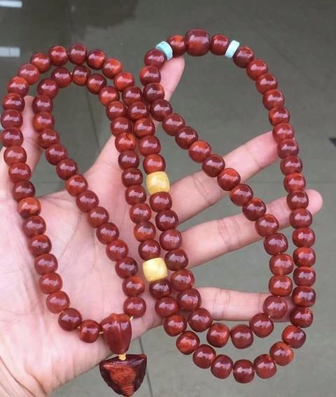 古玩玉器天然南紅珠串真品鑒賞圖