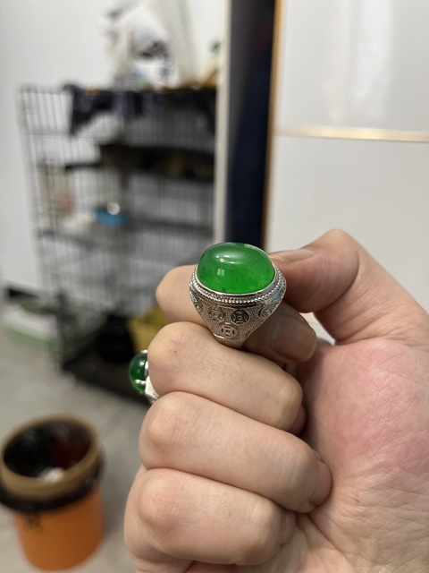 古玩玉器翡翠戒指真品鑒賞圖