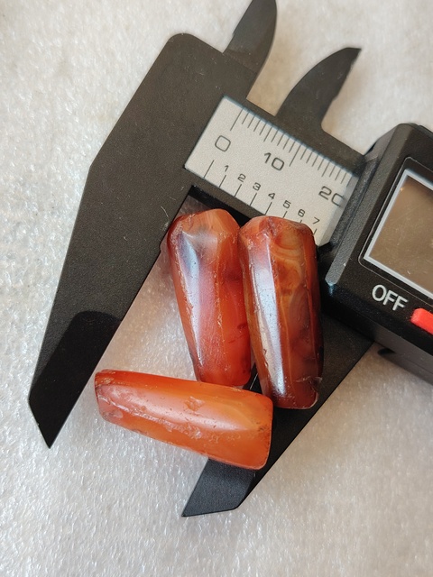 古玩玉器紅瑪瑙多棱珠3顆拍賣，當前價格99元
