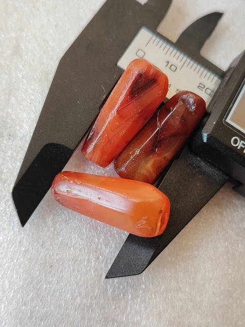 古玩玉器紅瑪瑙多棱珠3顆拍賣，當前價格99元