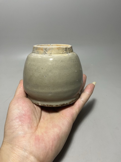 古玩陶瓷龍泉青瓷茶入拍賣,當前價格0元