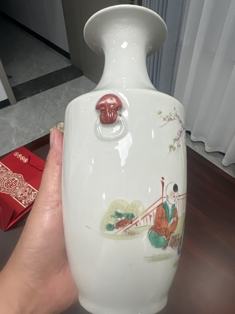 古玩陶瓷油粉彩人物故事紋撇口瓶真品鑒賞圖