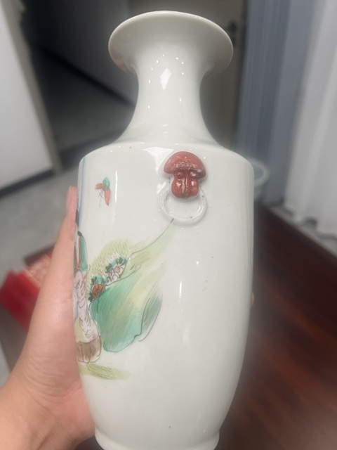 古玩陶瓷油粉彩人物故事紋撇口瓶真品鑒賞圖