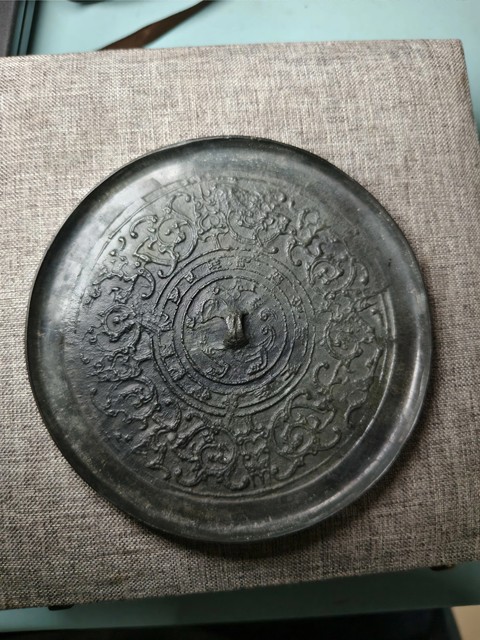 古玩銅器龍紋銅鏡真品鑒賞圖