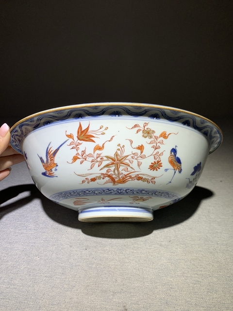 古玩陶瓷日本明治青花礬紅花鳥紋碗真品鑒賞圖