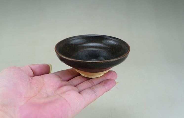 古玩陶瓷宋元·褐釉盞真品鑒賞圖