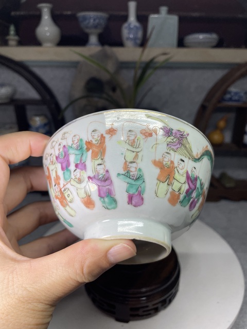 古玩陶瓷清同治細路粉彩百子鬧龍燈碗拍賣,當前價格2999元