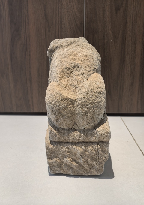 古玩雜項(xiàng)宋元(望柱)柱頭獅一對(duì)拍賣,當(dāng)前價(jià)格16888元
