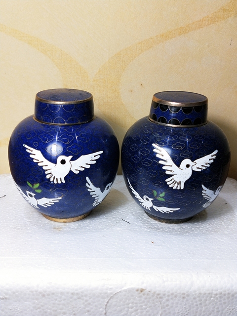 古玩雜項創匯時期 .景泰藍銅胎掐絲琺瑯花鳥紋小罐一對拍賣，當前價格366元
