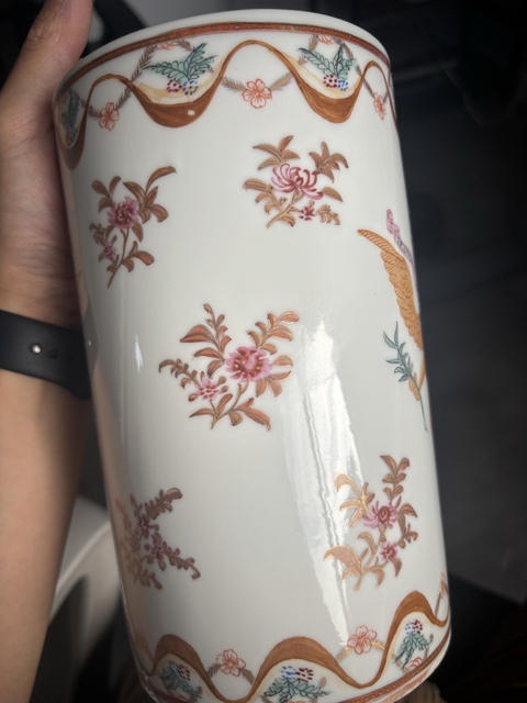 古玩陶瓷彩繪徽章瓷筆筒真品鑒賞圖