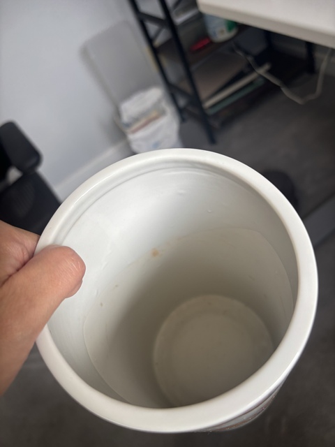 古玩陶瓷彩繪徽章瓷筆筒真品鑒賞圖