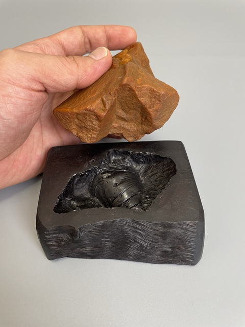 古玩玉器浮雕松下問童子田黃石擺件拍賣，當(dāng)前價格300元