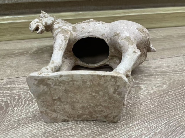 古玩陶瓷唐代·陶馬真品鑒賞圖