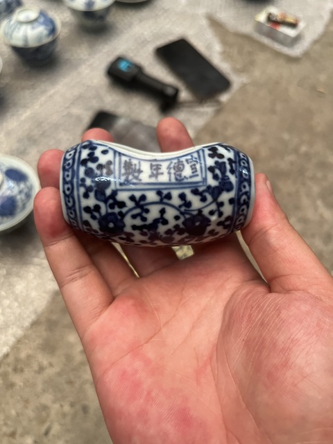 古玩陶瓷青花鳥食罐真品鑒賞圖