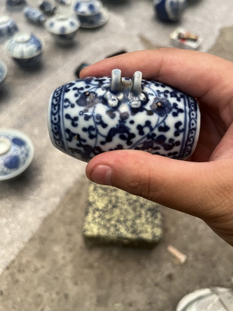 古玩陶瓷青花鳥食罐真品鑒賞圖