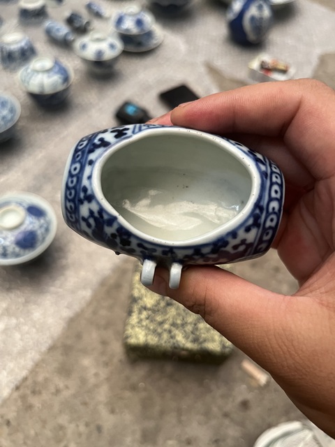 古玩陶瓷青花鳥食罐真品鑒賞圖