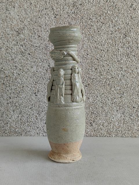 古玩陶瓷青白釉貼塑人物瓶真品鑒賞圖
