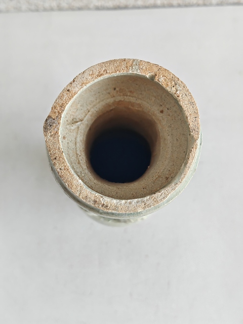 古玩陶瓷青白釉貼塑人物瓶真品鑒賞圖