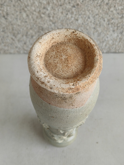 古玩陶瓷青白釉貼塑人物瓶真品鑒賞圖