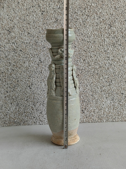 古玩陶瓷青白釉貼塑人物瓶真品鑒賞圖