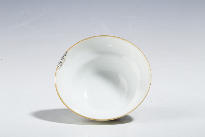 古玩陶瓷清晚·粉彩花卉紋折腰蓋碗真品鑒賞圖