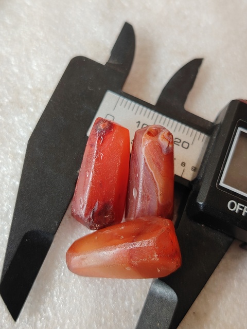 古玩玉器天然紅瑪瑙多棱珠3顆拍賣,當前價格96元