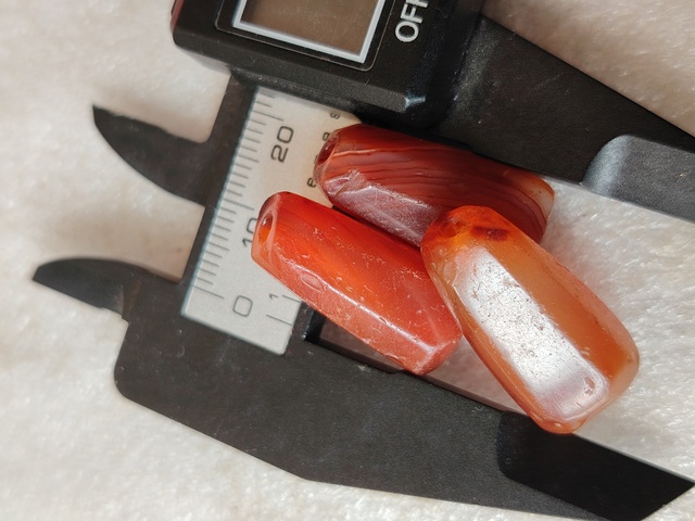古玩玉器天然紅瑪瑙多棱珠3顆拍賣,當前價格96元