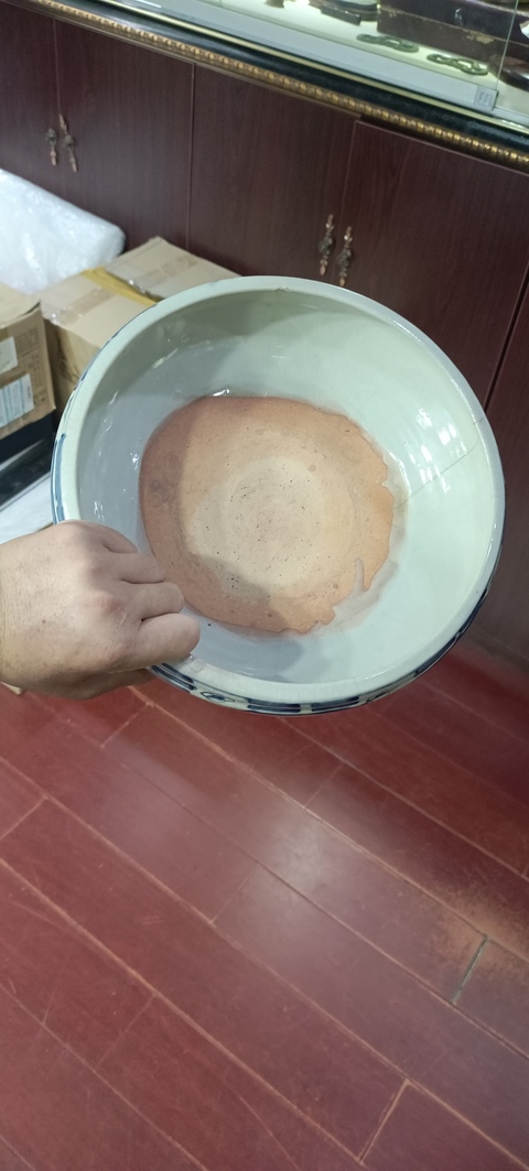 古玩陶瓷花卉紋三足青花香爐真品鑒賞圖